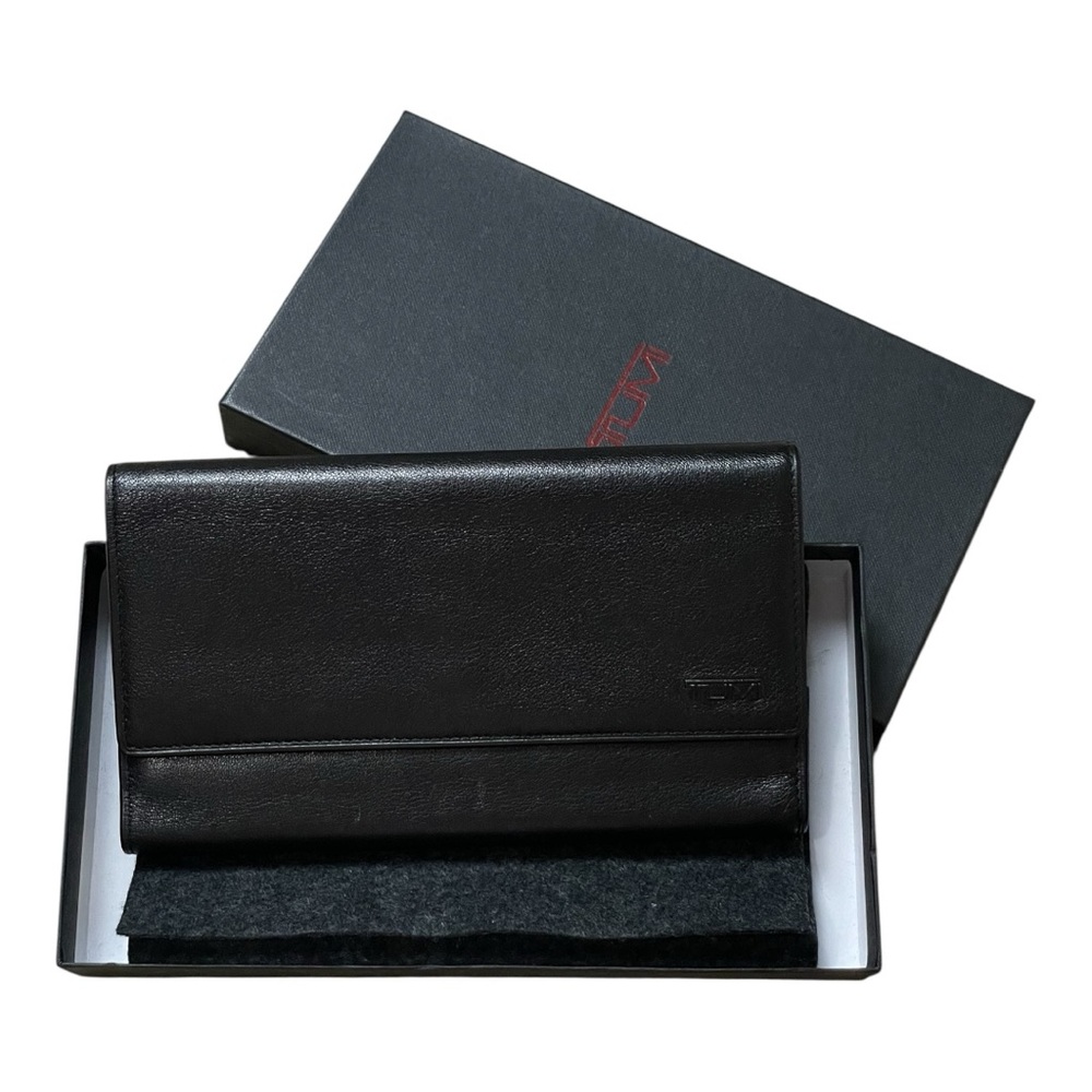 TUMI | Black Smooth Leather Tri-Fold Snap-Button Long Wallet